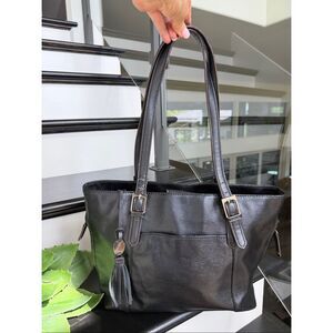 Tignanello black leather tote shoulder bag like new work purse organizer